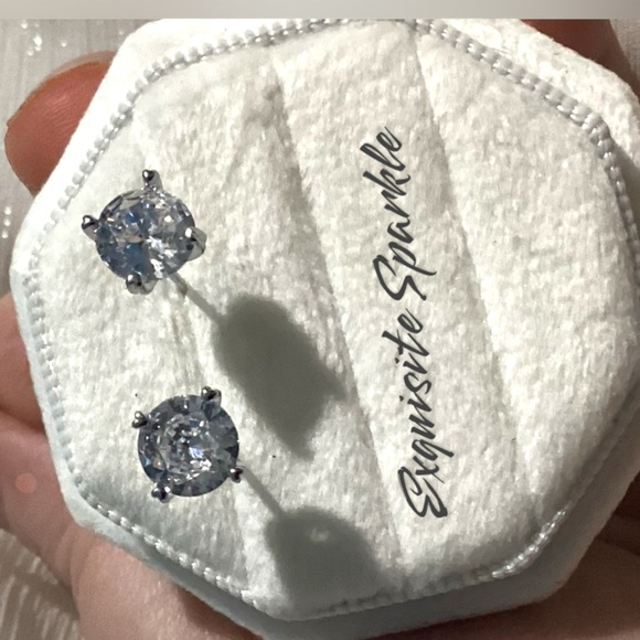 💖Silver Filled Brilliant Cut Heart Prong Diamond (Lab) Stud Earrings - Picture 13 of 17